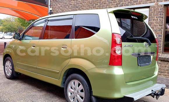 Sayi Na hannu Toyota Avanza Beige Mota in Mafeteng a Mafeteng Sayi Na hannu Toyota Avanza Beige Mota in Mafeteng a Mafeteng