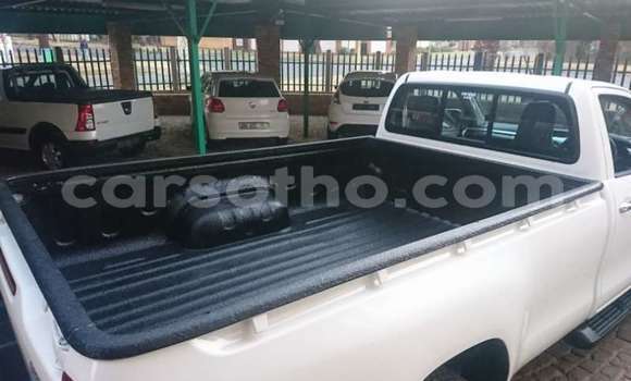 Buy Used Toyota Hilux White Car in Roma in Maseru Buy Used Toyota Hilux White Car in Roma in Maseru