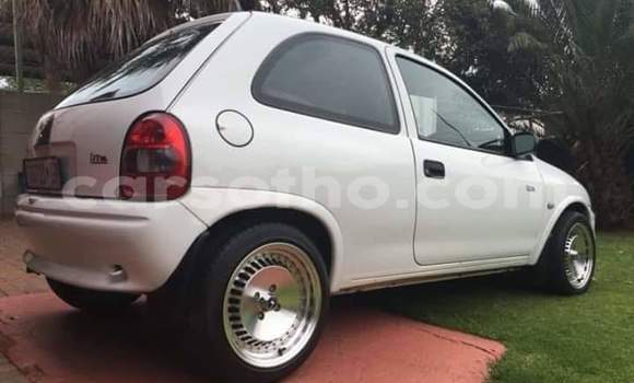 Sayi Na hannu Opel Corsa White Mota in Butha–Buthe a Thaba-Tseka Sayi Na hannu Opel Corsa White Mota in Butha–Buthe a Thaba-Tseka