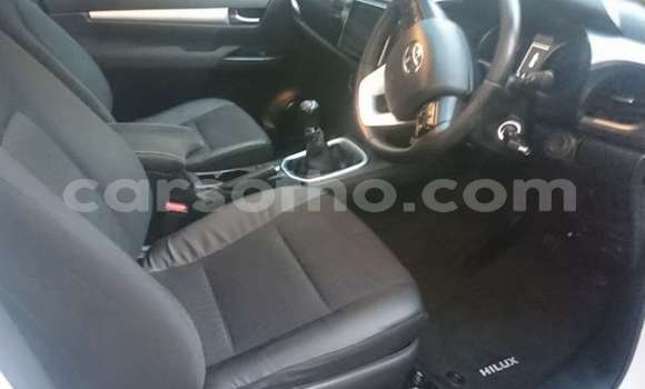 Buy Used Toyota Hilux White Car in Roma in Maseru Buy Used Toyota Hilux White Car in Roma in Maseru