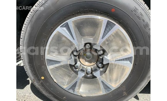 Acheter Import Voiture Toyota Hiace Blanc à Import - Dubai, Maseru Acheter Import Voiture Toyota Hiace Blanc à Import - Dubai, Maseru