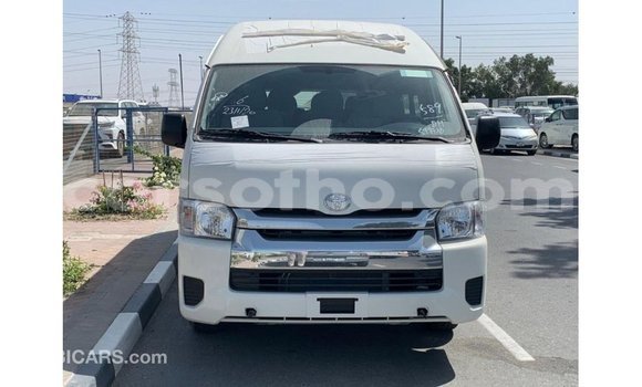 Acheter Import Voiture Toyota Hiace Blanc à Import - Dubai, Maseru Acheter Import Voiture Toyota Hiace Blanc à Import - Dubai, Maseru