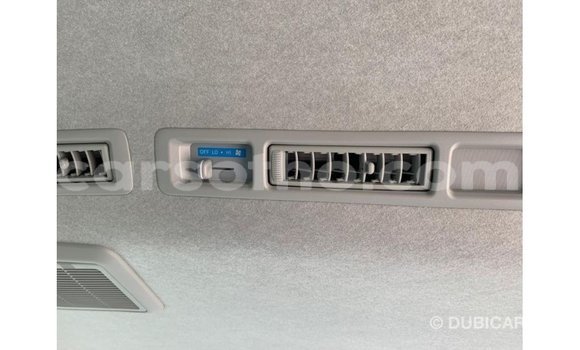 Acheter Import Voiture Toyota Hiace Blanc à Import - Dubai, Maseru Acheter Import Voiture Toyota Hiace Blanc à Import - Dubai, Maseru