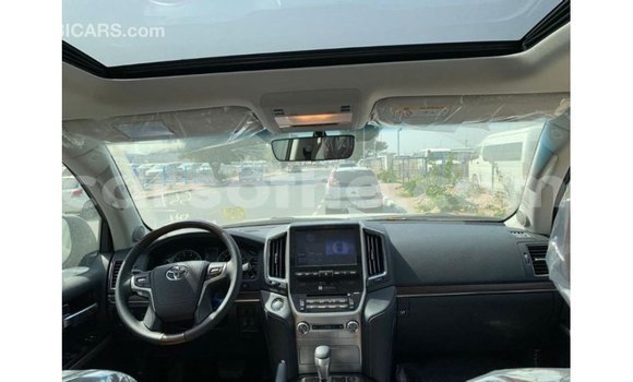 Buy Import Toyota Land Cruiser Black Car in Import - Dubai in Maseru Buy Import Toyota Land Cruiser Black Car in Import - Dubai in Maseru