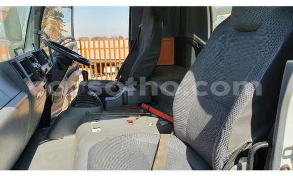 Sayi Na hannu Isuzu FTR 850 White Babbar mota in Hlotse a Leribe Sayi Na hannu Isuzu FTR 850 White Babbar mota in Hlotse a Leribe