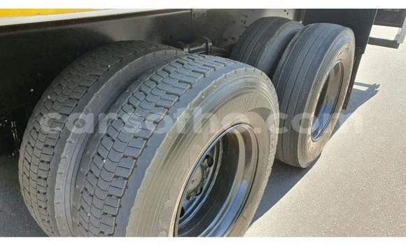 Sayi Na hannu Isuzu FTR 850 White Babbar mota in Hlotse a Leribe Sayi Na hannu Isuzu FTR 850 White Babbar mota in Hlotse a Leribe