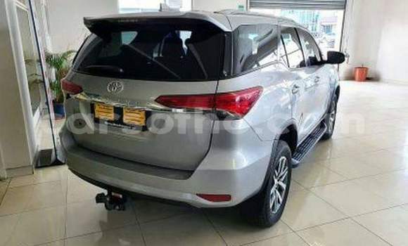 اشتري مستعمل Toyota Fortuner Silver سيارة في Hlotse في Leribe اشتري مستعمل Toyota Fortuner Silver سيارة في Hlotse في Leribe