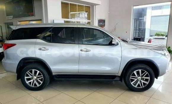اشتري مستعمل Toyota Fortuner Silver سيارة في Hlotse في Leribe اشتري مستعمل Toyota Fortuner Silver سيارة في Hlotse في Leribe