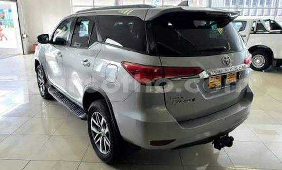 اشتري مستعمل Toyota Fortuner Silver سيارة في Hlotse في Leribe اشتري مستعمل Toyota Fortuner Silver سيارة في Hlotse في Leribe