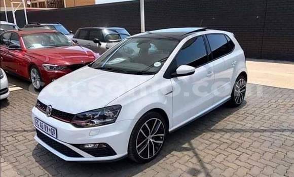 Sayi Na hannu Volkswagen Polo White Mota in Butha–Buthe a Thaba-Tseka Sayi Na hannu Volkswagen Polo White Mota in Butha–Buthe a Thaba-Tseka