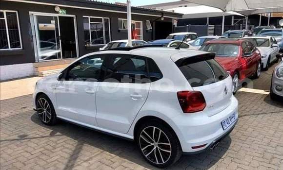 Sayi Na hannu Volkswagen Polo White Mota in Butha–Buthe a Thaba-Tseka Sayi Na hannu Volkswagen Polo White Mota in Butha–Buthe a Thaba-Tseka