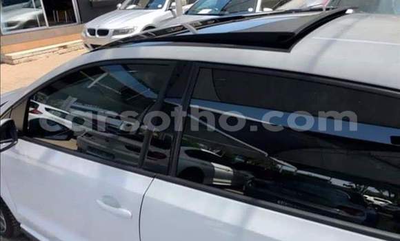 Sayi Na hannu Volkswagen Polo White Mota in Butha–Buthe a Thaba-Tseka Sayi Na hannu Volkswagen Polo White Mota in Butha–Buthe a Thaba-Tseka