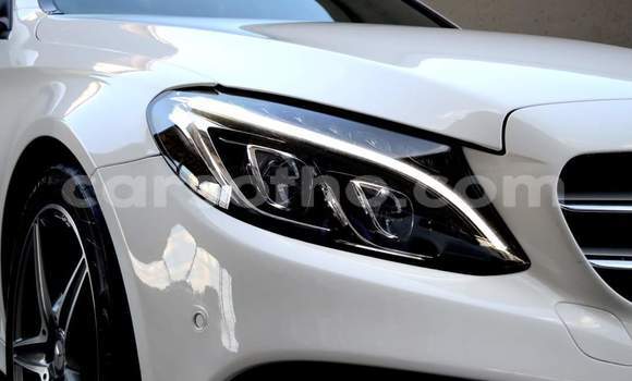 Acheter Occasion Voiture Mercedes-Benz C–Class Blanc à Maputsoa, Leribe Acheter Occasion Voiture Mercedes-Benz C–Class Blanc à Maputsoa, Leribe