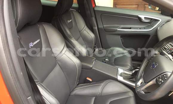 Acheter Occasion Voiture Volvo XC60 Rouge à Maputsoa, Leribe Acheter Occasion Voiture Volvo XC60 Rouge à Maputsoa, Leribe