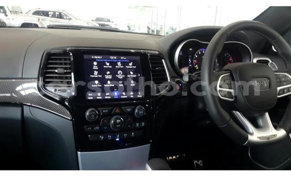 Sayi Na hannu Jeep Grand Cherokee Red Mota in Maseru a Maseru Sayi Na hannu Jeep Grand Cherokee Red Mota in Maseru a Maseru