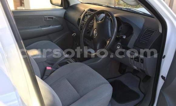 Acheter Occasion Voiture Toyota Hilux Blanc à Maputsoa, Leribe Acheter Occasion Voiture Toyota Hilux Blanc à Maputsoa, Leribe