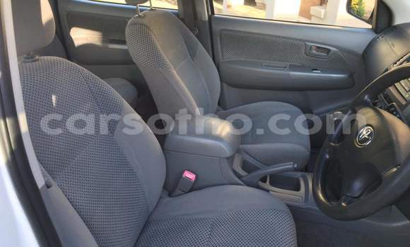 Acheter Occasion Voiture Toyota Hilux Blanc à Maputsoa, Leribe Acheter Occasion Voiture Toyota Hilux Blanc à Maputsoa, Leribe