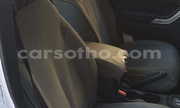 Sayi Na hannu Jeep Wrangler White Mota in Maputsoa a Leribe Sayi Na hannu Jeep Wrangler White Mota in Maputsoa a Leribe