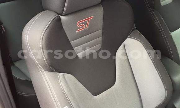 Sayi Na hannu Ford Fiesta ST Red Mota in Maputsoa a Leribe Sayi Na hannu Ford Fiesta ST Red Mota in Maputsoa a Leribe