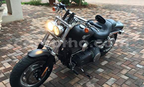 Buy Used Harley Davidson Dyna Black Bike in Maputsoa in Leribe Buy Used Harley Davidson Dyna Black Bike in Maputsoa in Leribe