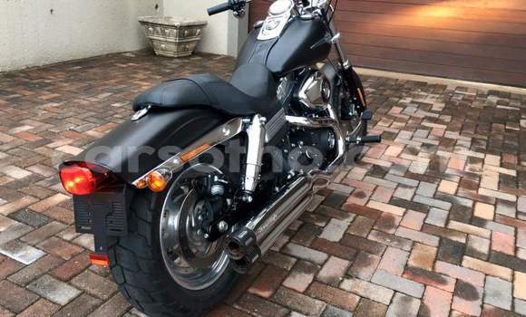 Buy Used Harley Davidson Dyna Black Bike in Maputsoa in Leribe Buy Used Harley Davidson Dyna Black Bike in Maputsoa in Leribe