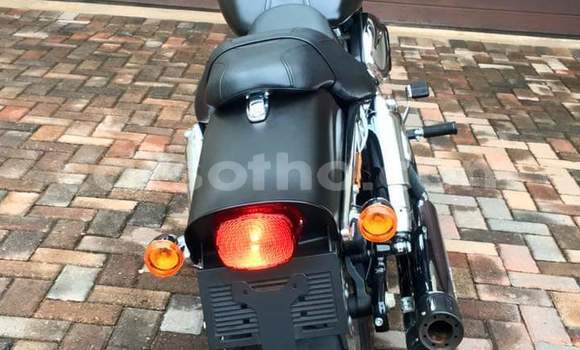 Buy Used Harley Davidson Dyna Black Bike in Maputsoa in Leribe Buy Used Harley Davidson Dyna Black Bike in Maputsoa in Leribe