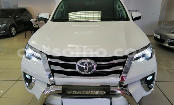 Buy Used Toyota Fortuner White Car in Maseru in Maseru Buy Used Toyota Fortuner White Car in Maseru in Maseru