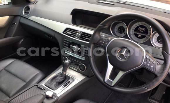 Sayi Na hannu Mercedes-Benz C–Class White Mota in Maseru a Maseru Sayi Na hannu Mercedes-Benz C–Class White Mota in Maseru a Maseru