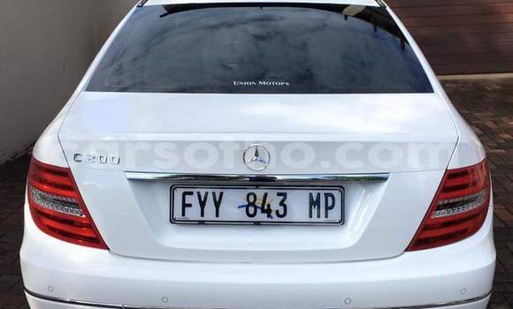 Sayi Na hannu Mercedes-Benz C–Class White Mota in Maseru a Maseru Sayi Na hannu Mercedes-Benz C–Class White Mota in Maseru a Maseru