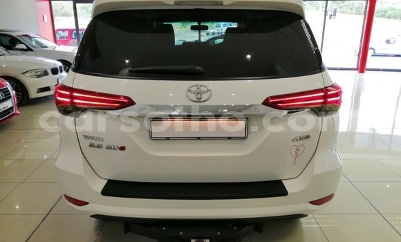Buy Used Toyota Fortuner White Car in Maseru in Maseru Buy Used Toyota Fortuner White Car in Maseru in Maseru