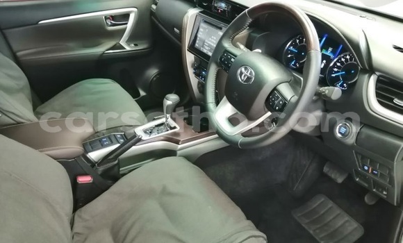 Buy Used Toyota Fortuner White Car in Maseru in Maseru Buy Used Toyota Fortuner White Car in Maseru in Maseru