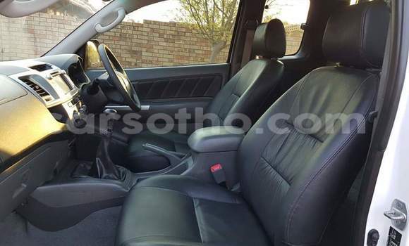 Acheter Occasion Voiture Toyota Hilux Blanc à Maseru, Maseru Acheter Occasion Voiture Toyota Hilux Blanc à Maseru, Maseru