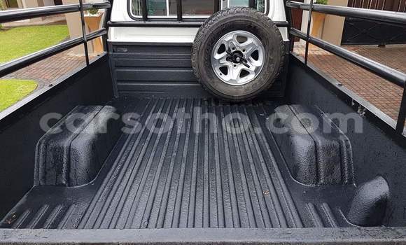 Acheter Occasion Voiture Toyota Land Cruiser Blanc à Maseru, Maseru Acheter Occasion Voiture Toyota Land Cruiser Blanc à Maseru, Maseru