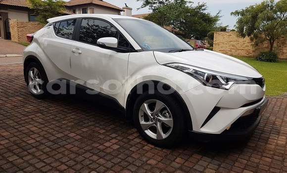 Sayi Na hannu Toyota C-HR White Mota in Maseru a Maseru Sayi Na hannu Toyota C-HR White Mota in Maseru a Maseru