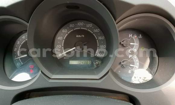 Sayi Na hannu Toyota Hilux White Mota in Maseru a Maseru Sayi Na hannu Toyota Hilux White Mota in Maseru a Maseru