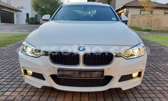 Sayi Na hannu BMW 3–Series White Mota in Maseru a Maseru Sayi Na hannu BMW 3–Series White Mota in Maseru a Maseru