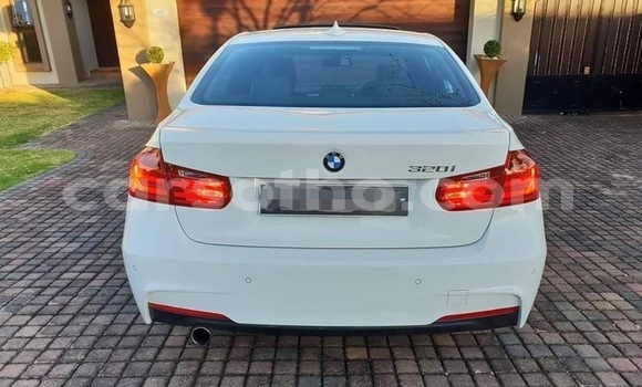 Sayi Na hannu BMW 3–Series White Mota in Maseru a Maseru Sayi Na hannu BMW 3–Series White Mota in Maseru a Maseru