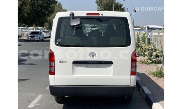 Sayi Imported Toyota Hiace White Mota in Import - Dubai a Maseru Sayi Imported Toyota Hiace White Mota in Import - Dubai a Maseru