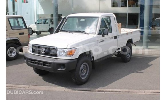 اشتري Imported Toyota Land Cruiser White سيارة في Import - Dubai في Maseru اشتري Imported Toyota Land Cruiser White سيارة في Import - Dubai في Maseru