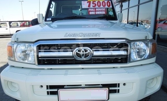 Buy Used Toyota Land Cruiser White Car in Maseru in Maseru Buy Used Toyota Land Cruiser White Car in Maseru in Maseru