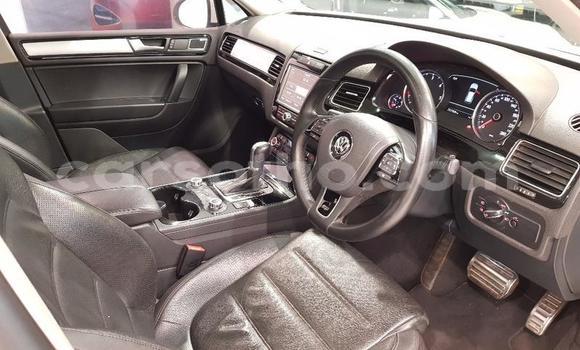 Acheter Occasion Voiture Volkswagen Touareg Blanc à Maseru, Maseru Acheter Occasion Voiture Volkswagen Touareg Blanc à Maseru, Maseru