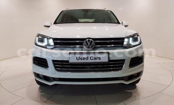 Acheter Occasion Voiture Volkswagen Touareg Blanc à Maseru, Maseru Acheter Occasion Voiture Volkswagen Touareg Blanc à Maseru, Maseru