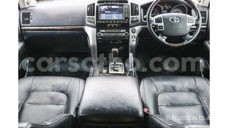 Big with watermark toyota land cruiser maseru import dubai 17994