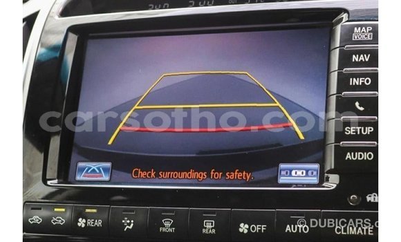 Sayi Imported Toyota Land Cruiser White Mota in Import - Dubai a Maseru Sayi Imported Toyota Land Cruiser White Mota in Import - Dubai a Maseru