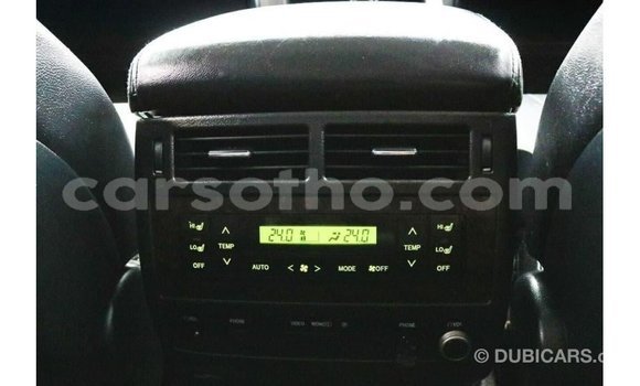 Sayi Imported Toyota Land Cruiser White Mota in Import - Dubai a Maseru Sayi Imported Toyota Land Cruiser White Mota in Import - Dubai a Maseru