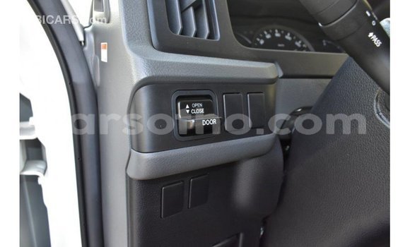 Acheter Import Voiture Toyota Coaster Blanc à Import - Dubai, Maseru Acheter Import Voiture Toyota Coaster Blanc à Import - Dubai, Maseru