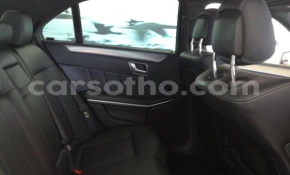 Acheter Occasion Voiture Mercedes-Benz E–Class Blanc à Maseru, Maseru Acheter Occasion Voiture Mercedes-Benz E–Class Blanc à Maseru, Maseru