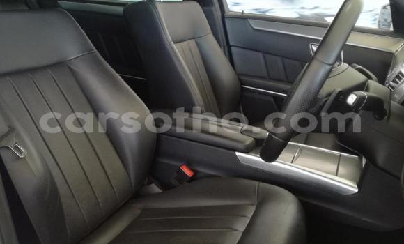Acheter Occasion Voiture Mercedes-Benz E–Class Blanc à Maseru, Maseru Acheter Occasion Voiture Mercedes-Benz E–Class Blanc à Maseru, Maseru