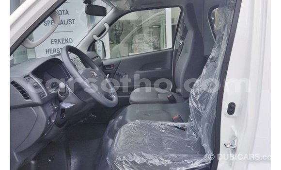 Acheter Import Voiture Toyota Hiace Blanc à Import - Dubai, Maseru Acheter Import Voiture Toyota Hiace Blanc à Import - Dubai, Maseru