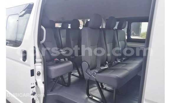Acheter Import Voiture Toyota Hiace Blanc à Import - Dubai, Maseru Acheter Import Voiture Toyota Hiace Blanc à Import - Dubai, Maseru